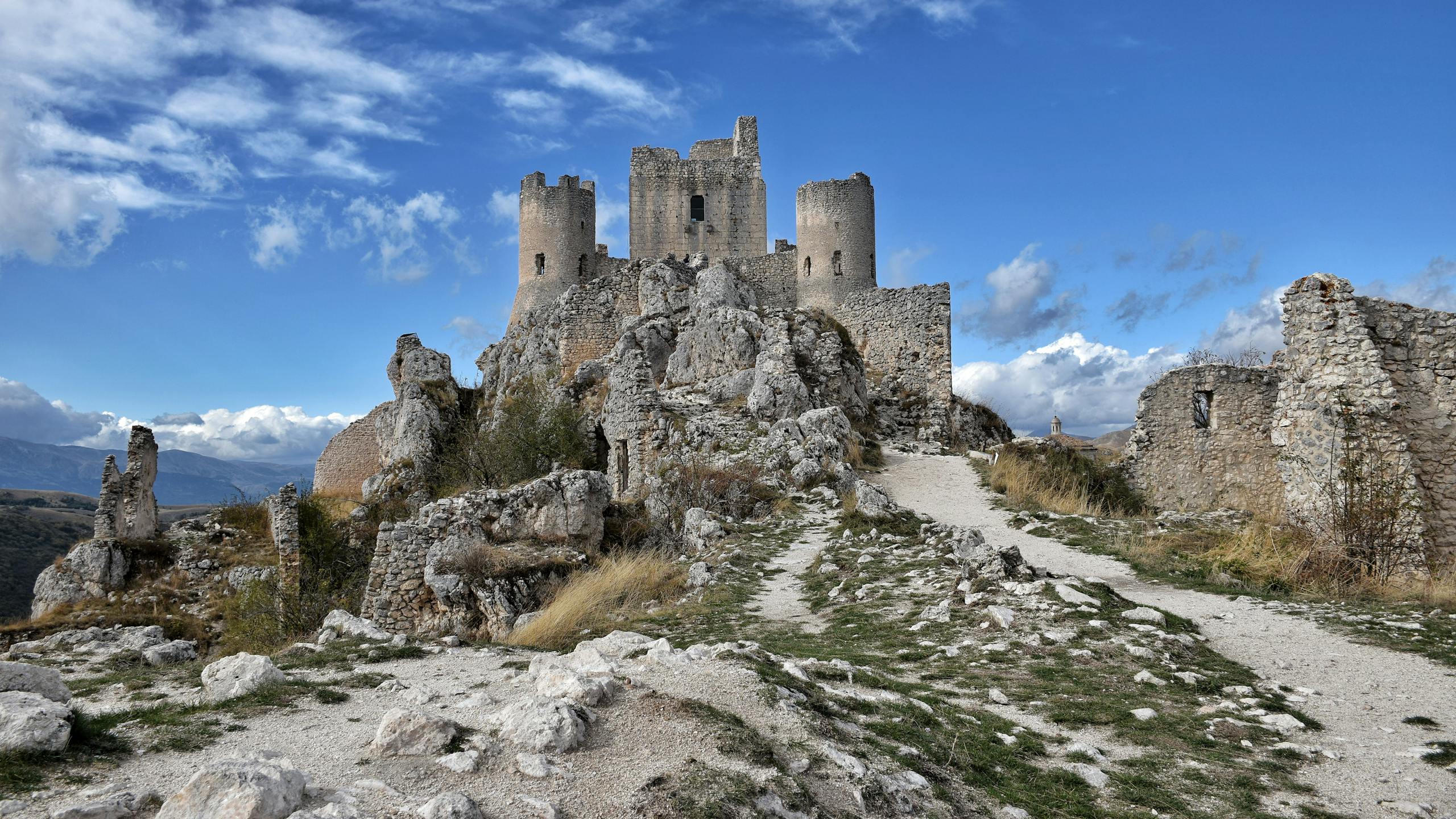historical sites in abruzzo Rocca Calascio