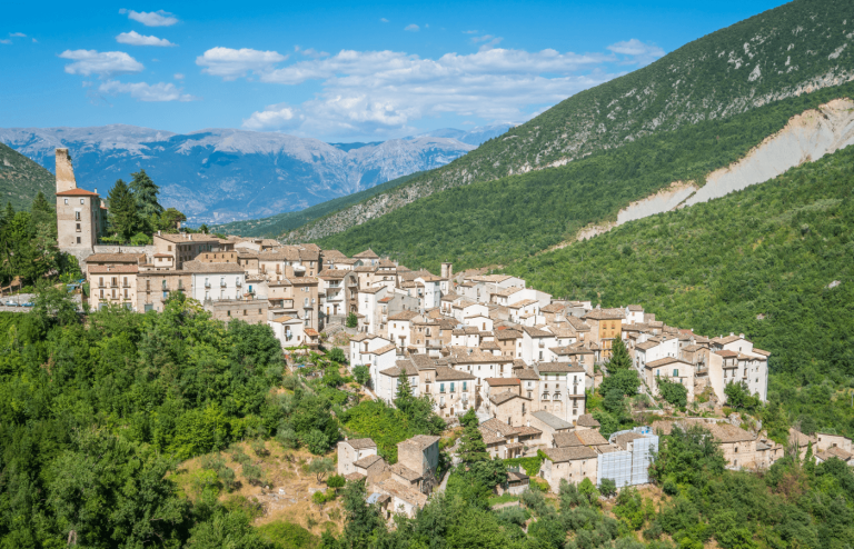 abruzzo itinerary from rome Anversa degli Abruzzi