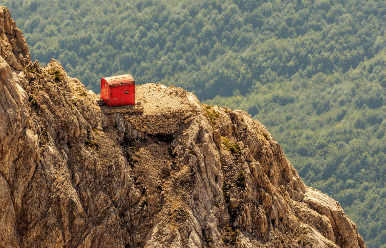 Bivacco Bafile rifugio abruzzo mountain cabin beautiful